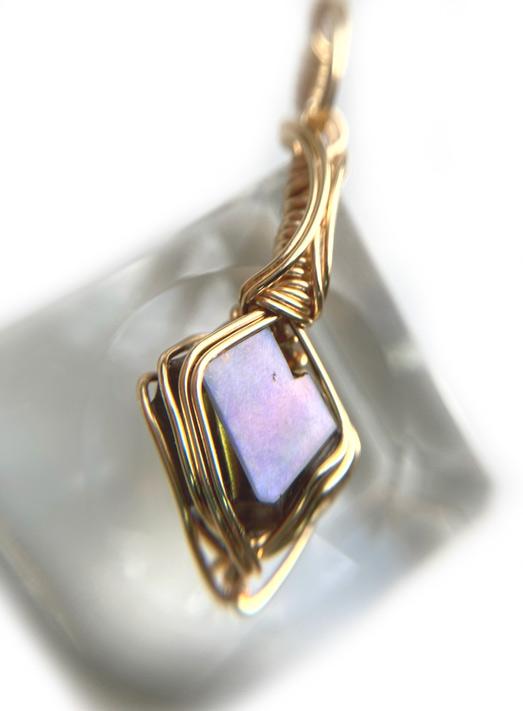 天川村産 レインボーガーネット 高品質原石磨きペンダントトップ | 4枚目