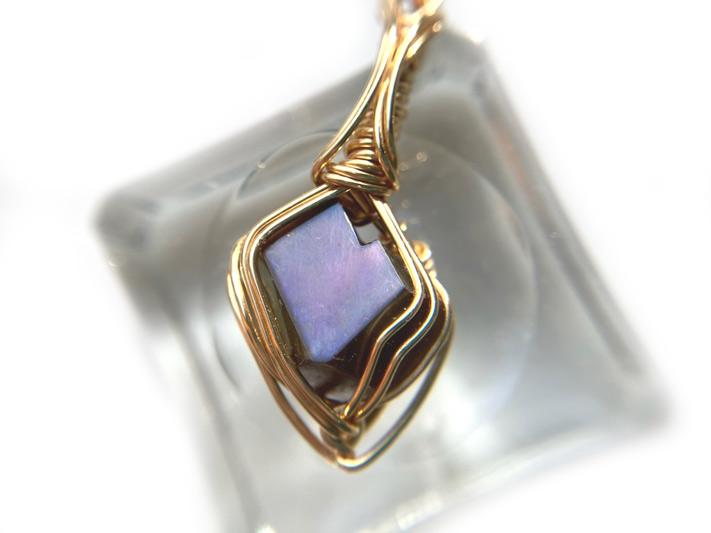 天川村産 レインボーガーネット 高品質原石磨きペンダントトップ | 7枚目