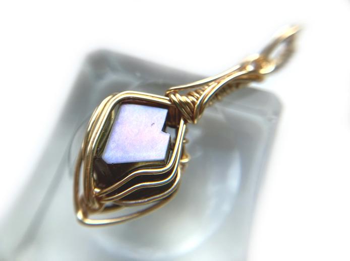 天川村産 レインボーガーネット 高品質原石磨きペンダントトップ | 8枚目