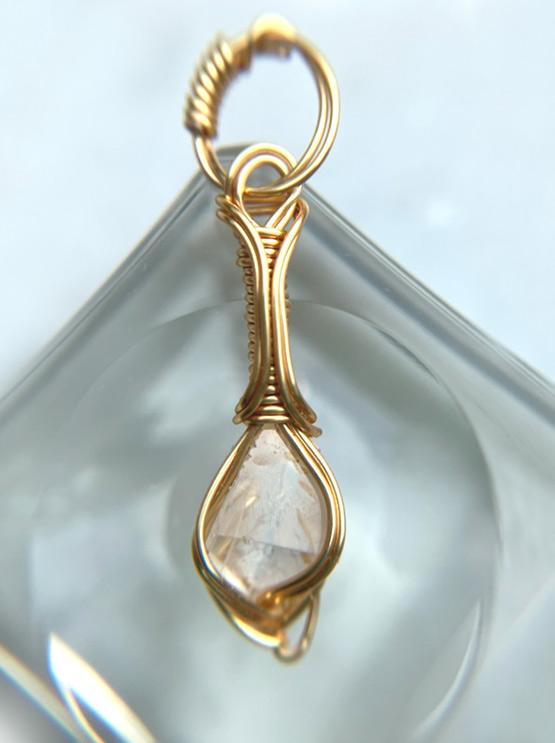 ロシア産 フェナカイト ペンダント 証明書付き 14kgf＊ | 2枚目