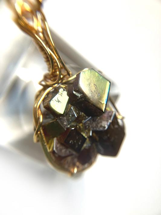 天川村産 レインボーガーネット 高品質クラスターペンダントトップ | 10枚目