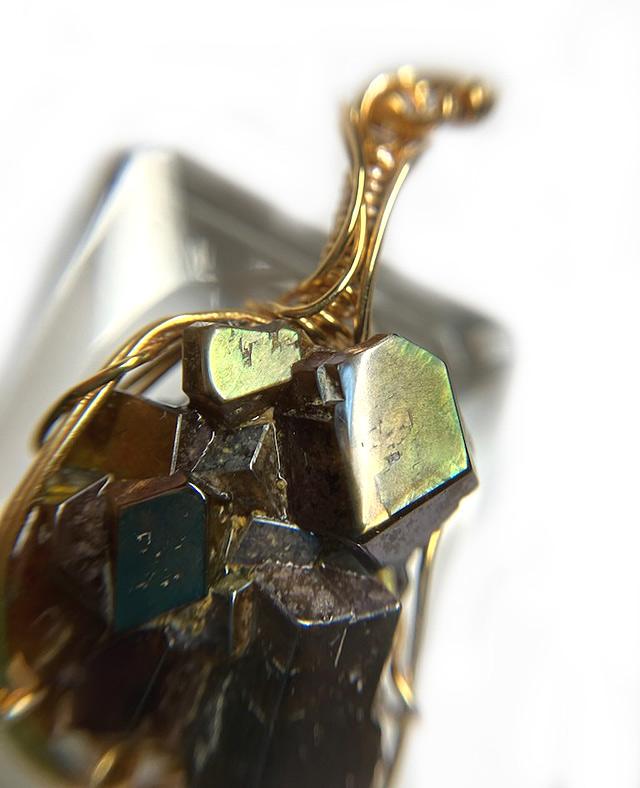 天川村産 レインボーガーネット 高品質クラスターペンダントトップ | 7枚目