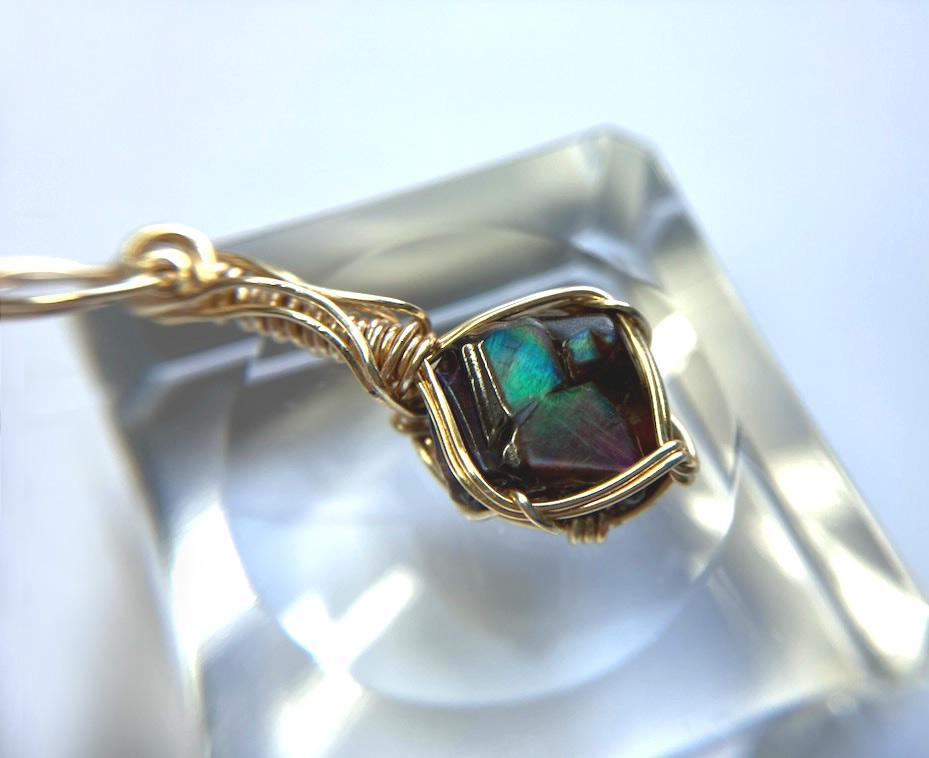 天川村産 レインボーガーネット 高品質原石磨きペンダントトップ | 3枚目