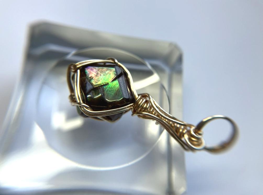 天川村産 レインボーガーネット 高品質原石磨きペンダントトップ | 7枚目