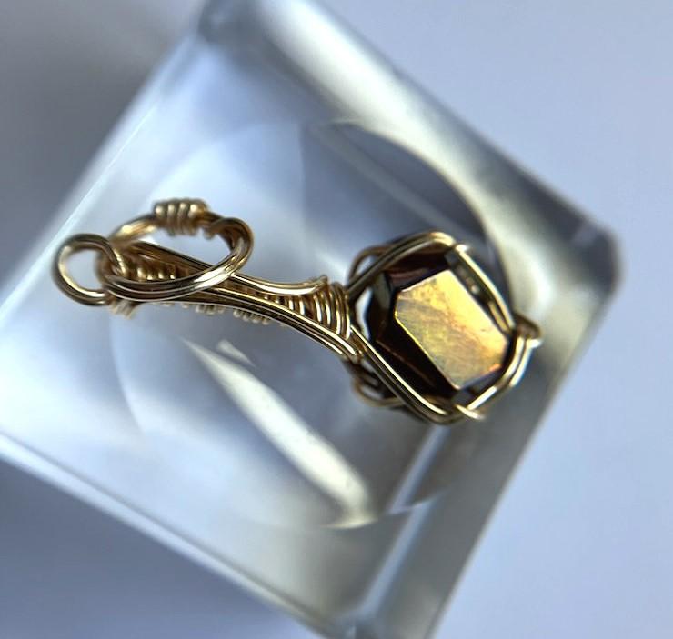 天川村産 レインボーガーネット 高品質原石磨きペンダントトップ | 5枚目