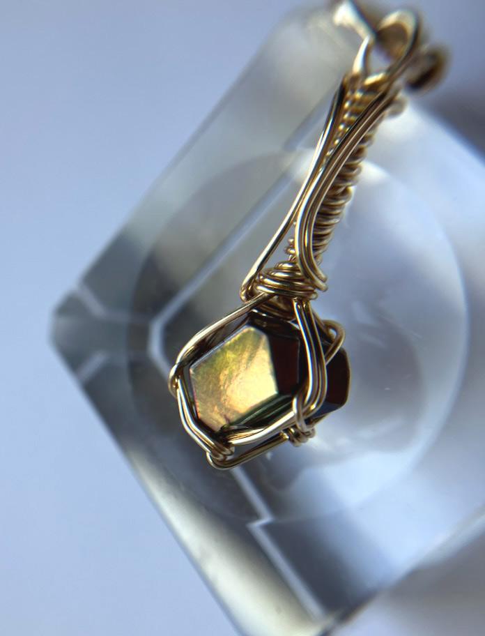 天川村産 レインボーガーネット 高品質原石磨きペンダントトップ | 7枚目