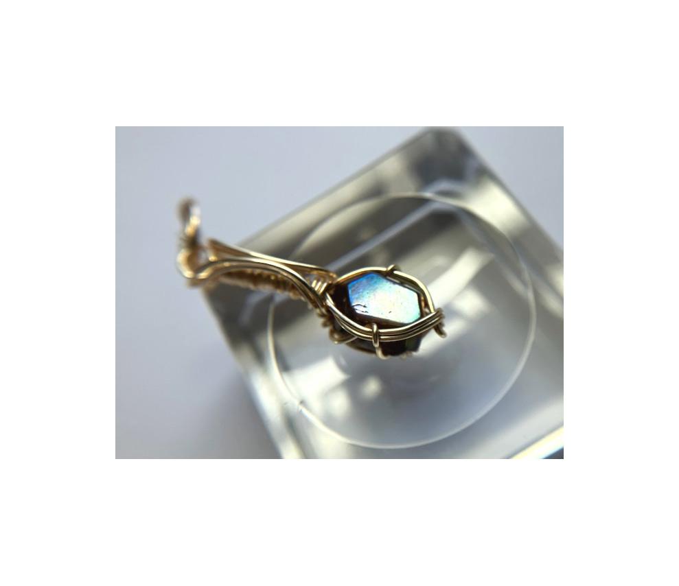 天川村産 レインボーガーネット 高品質原石磨きペンダントトップ