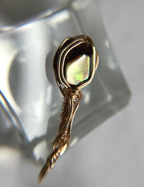 天川村産 レインボーガーネット 高品質原石磨きペンダントトップ | 8枚目