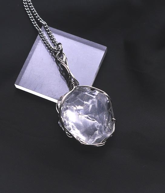 A.Melody♪女史保有 メタモルフォーシス ペンダント 証明書付き | 2枚目