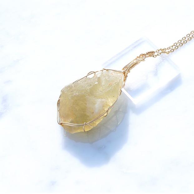 リビアングラス 原石 ペンダントトップ | 6枚目