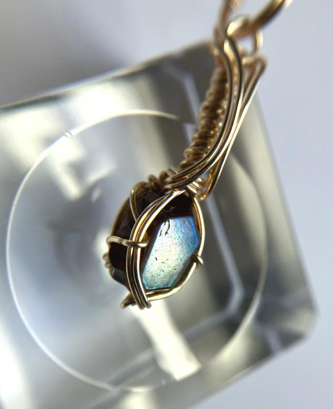 天川村産 レインボーガーネット 高品質原石磨きペンダントトップ | 4枚目