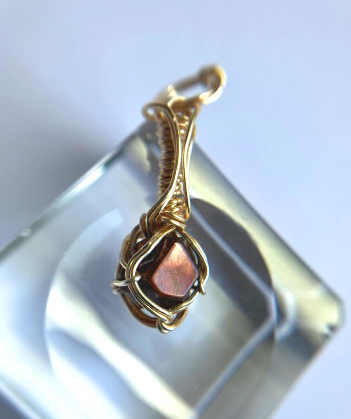 天川村産 レインボーガーネット 高品質原石磨きペンダントトップ | 3枚目