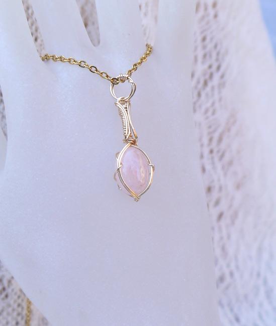 モルガナイト ペンダント | 3枚目