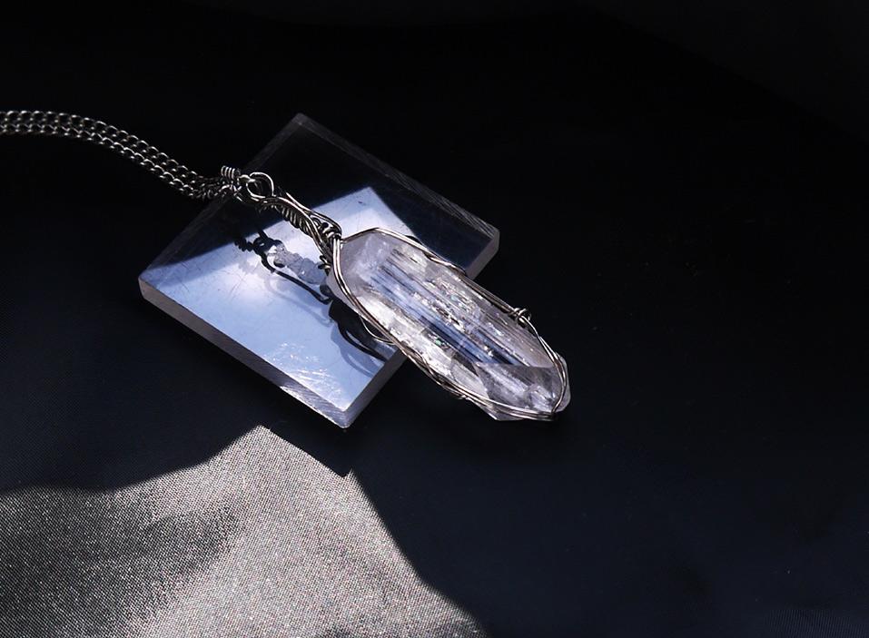 ダンビュライト ペンダント | 4枚目