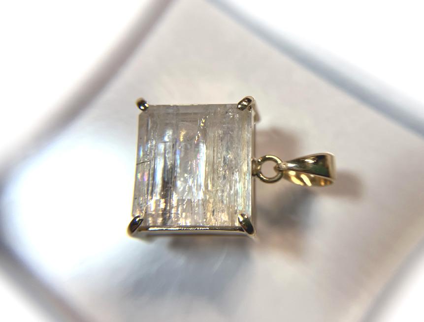 ベリロナイト ペンダント 7.609ct K18 | 13枚目