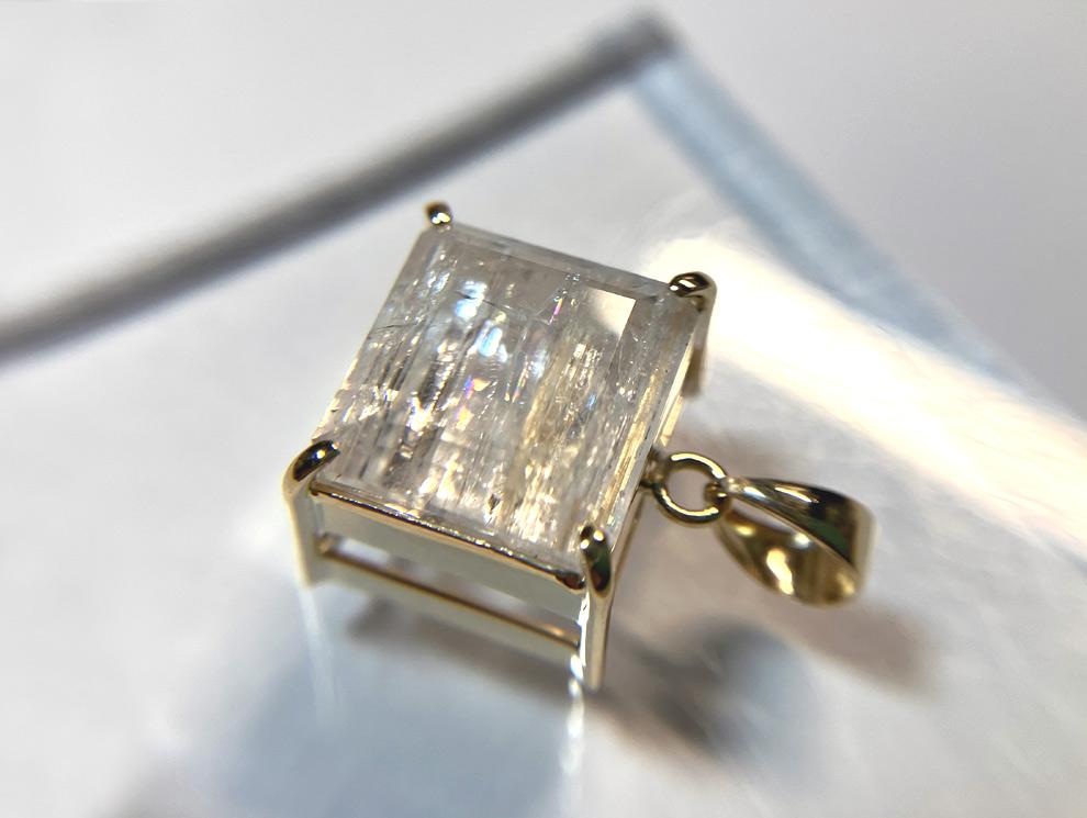 ベリロナイト ペンダント 7.609ct K18 | 14枚目