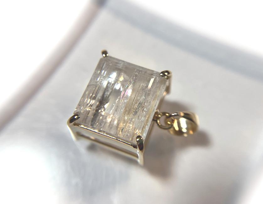 ベリロナイト ペンダント 7.609ct K18 | 9枚目