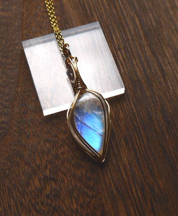 宝石質 レインボームーンストーン ペンダント | 3枚目